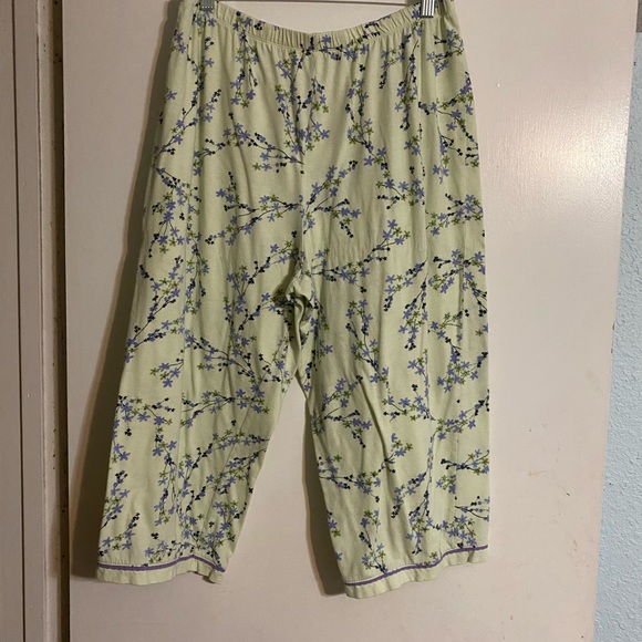 Simply Basic Floral Pajama Set - Picture 5 of 7